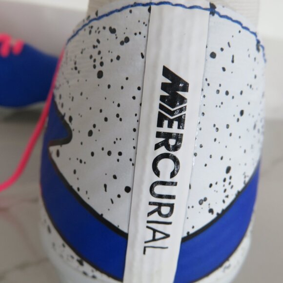 nike air zoom  mercurial soccer cleats  white and blue with black nike symbol - Picture 10 of 12